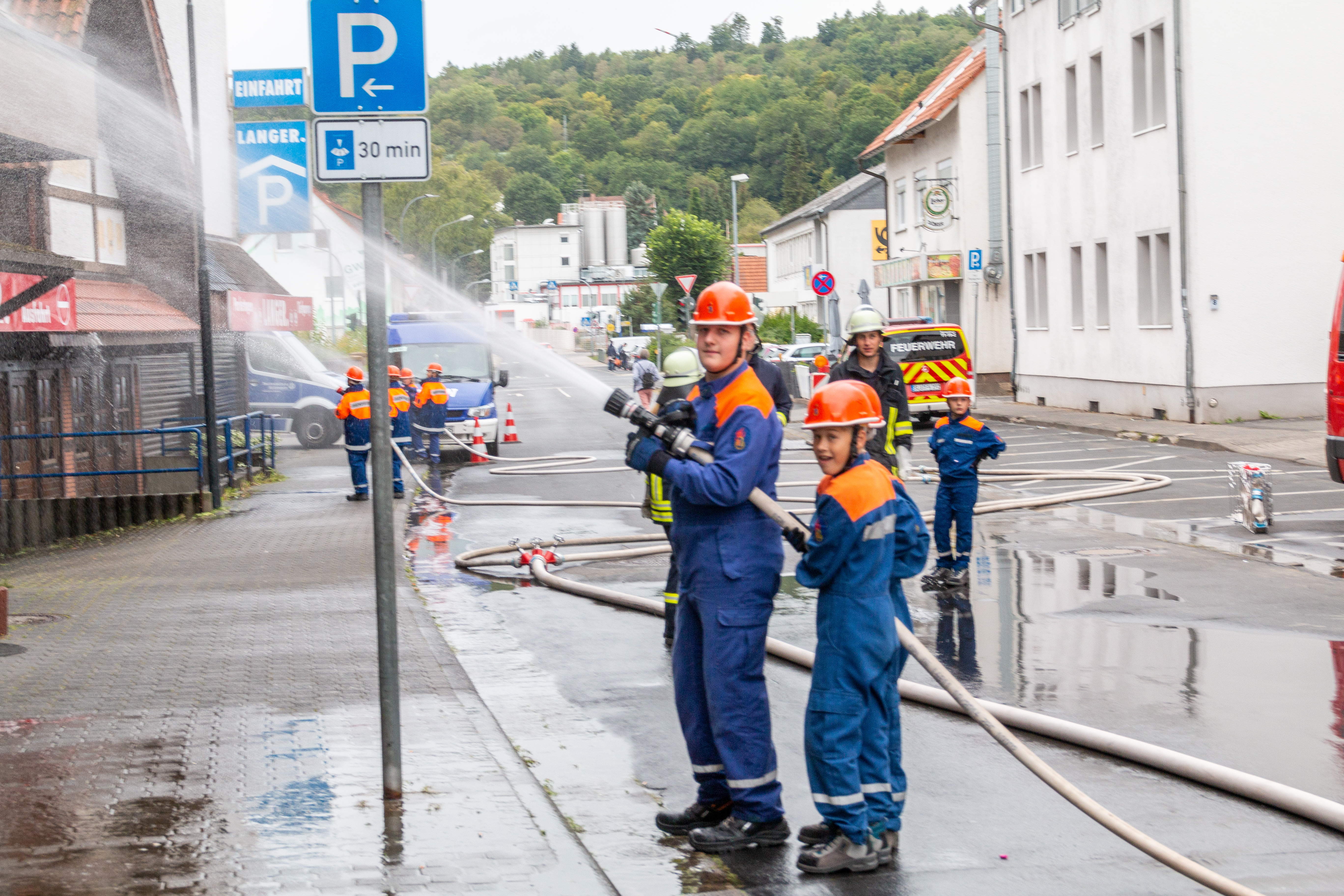 Berliner Feuerwehr: Voraushelfer-Fahrzeug